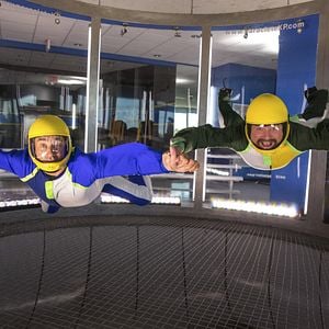 Foto Espiando a los vecinos