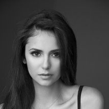 Foto Nina Dobrev