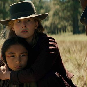 Foto Hostiles: Violencia americana