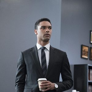 Foto Regé-Jean Page