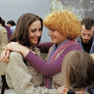 Foto Una canta, la otra no