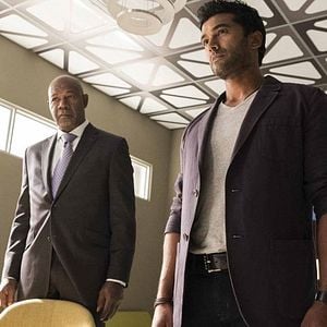 Foto Sendhil Ramamurthy