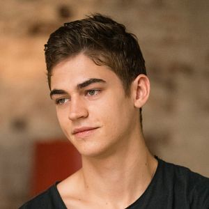 Foto Hero Fiennes Tiffin