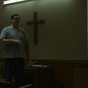 Foto Cameron Britton