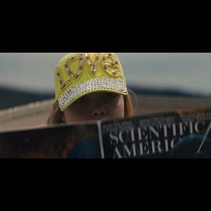 Foto I Think We're Alone Now