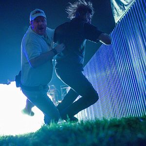 Foto Cameron Britton