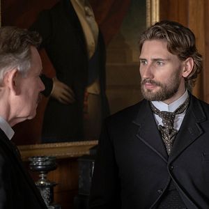 Foto Un juego de caballeros