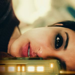 Foto Mira, la chica del tren