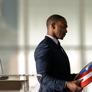 Foto Falcon y el soldado del invierno