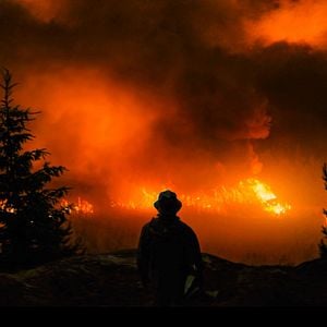 Foto Contra El Fuego