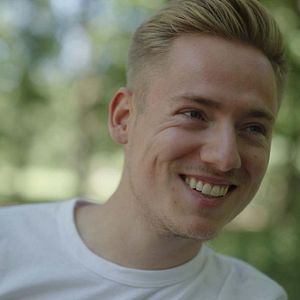 Foto Shiny_Flakes: El cibernarco adolescente