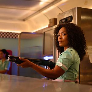 Foto Gunpowder Milkshake