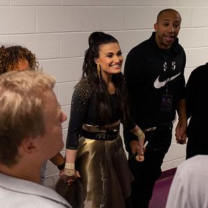 Foto Idina Menzel: Which Way To The Stage?