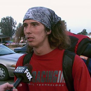 Foto El mochilero del hacha