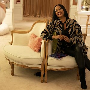 Foto La supervivencia de una chica con curvas