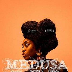 Foto Medusa Deluxe: Asesinato, Obsesión, Peinados