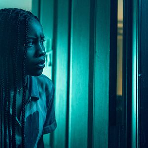 Foto La Noche Del Demonio: La Puerta Roja