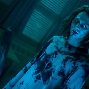 Foto La Noche Del Demonio: La Puerta Roja