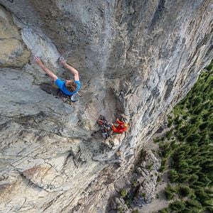 Foto Yamnuska: The Ragged Edge