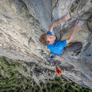 Foto Yamnuska: The Ragged Edge