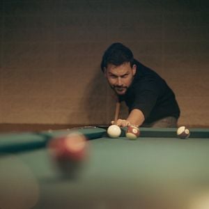 Foto Hate to Love: Nickelback