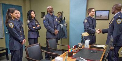 Cartel de Cargos y especificaciones