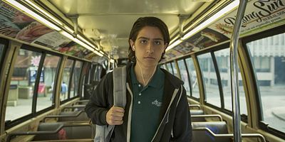 Cartel de So Close, Yet So Far