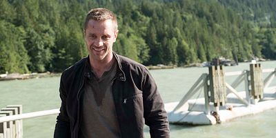 Cartel de Alguien debe de morir