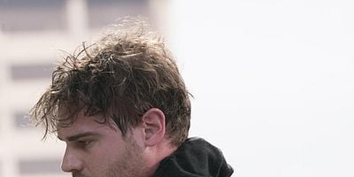 Cartel de Contener la llama