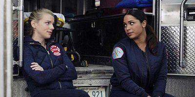 Cartel de Put White On Me