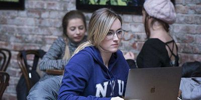 Cartel de Mum's The Word