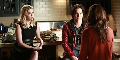 Cartel de El espejo tiene tres caras