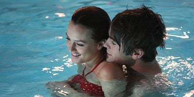 Cartel de Mentiras escolares