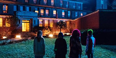 Cartel de El Manicomio