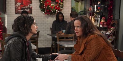 Cartel de Hold the Salt