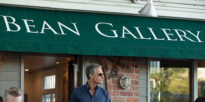 Cartel de Desperate Navy Wives