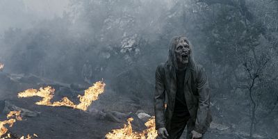 Cartel de Here to Help