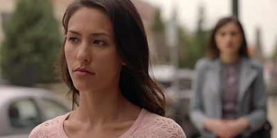 Cartel de Between Good and Evil