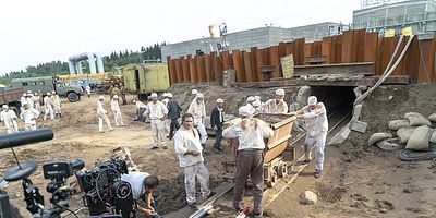 Cartel de Open Wide, O Earth