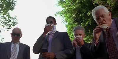 Cartel de Basura en el maletero