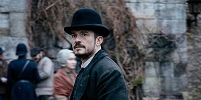 Cartel de Un dios oscuro despierta