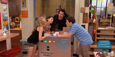 Cartel de iEnrage Gibby