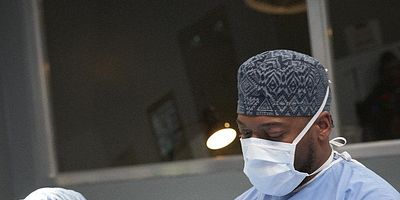 Cartel de 14 años, 2 meses, 8 días