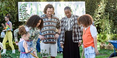 Cartel de Nothing's Gonna Stop Us Now