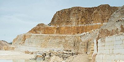 Cartel de Censura tras censura