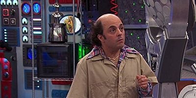 Cartel de Mucho en juego