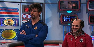 Cartel de Universos opuestos