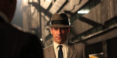 Cartel de Six Month Leave