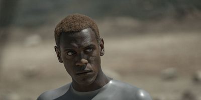 Cartel de Raised by Wolves