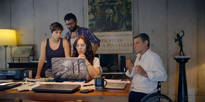 Cartel de To late for the late in Chile